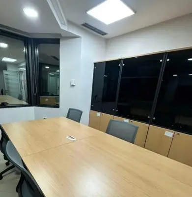Office for rent in Bulevardi Deshmoret e Kombit, Tirana, 450 m². Photo 2 of 3