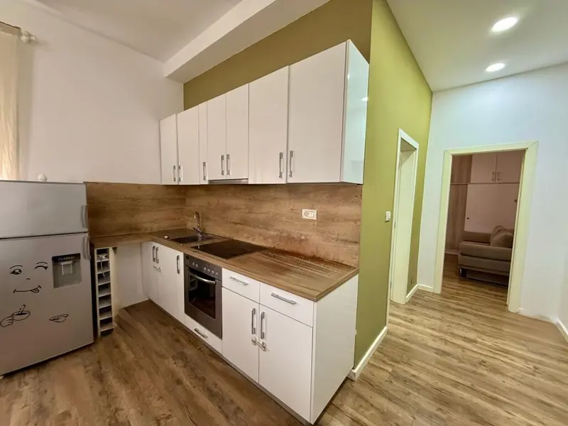 Appartamento 1+1 in affitto ad Ish frigoriveri, Tirana, 68 m²