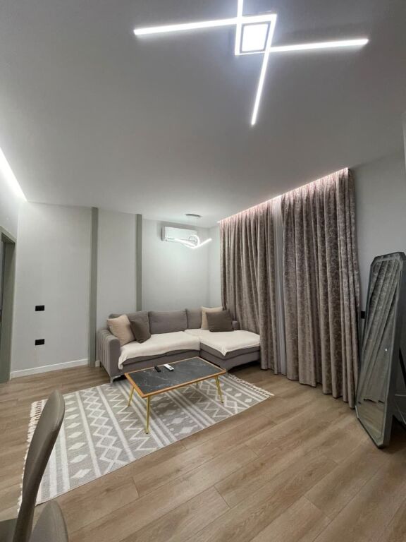 Apartament 2+1 me qera në Rruga e Kosovarëve, Tiranë, 100 m². Foto 1 nga 3