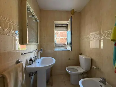 Apartment 2+1 for rent in Rruga Asim Vokshi, Tirana, 87 m². Photo 4 of 5