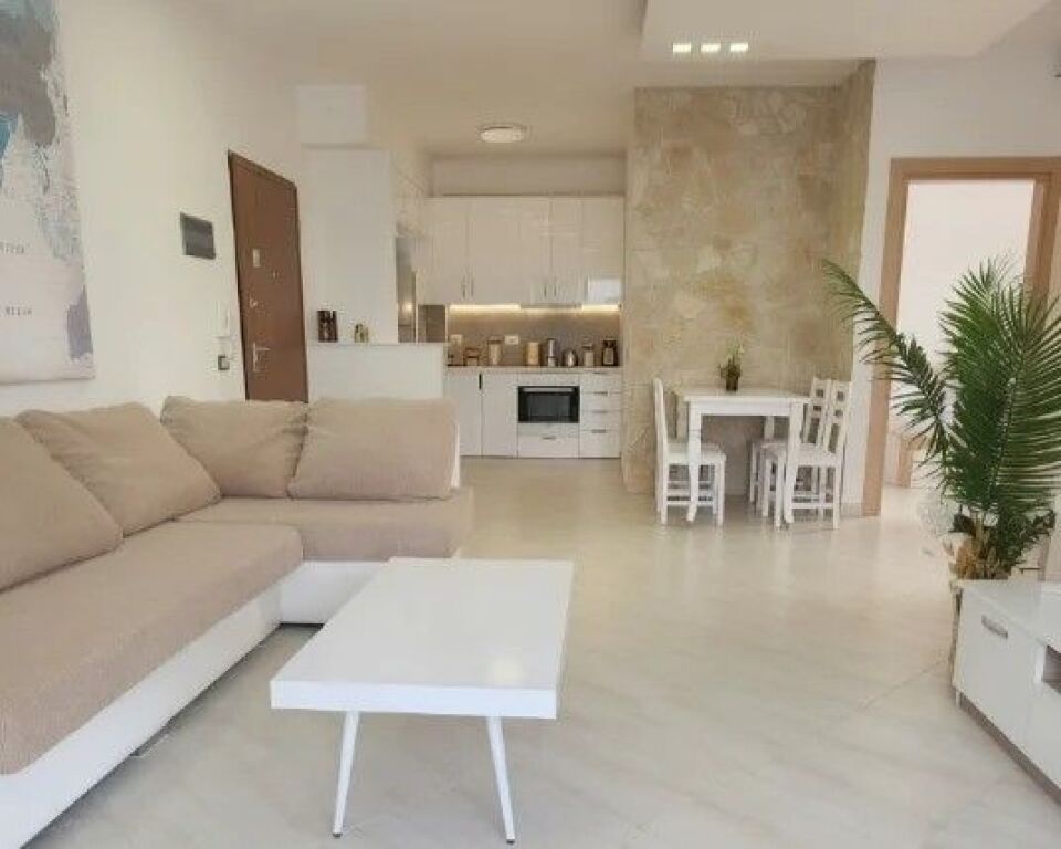 Apartment 3+1 for rent in Liqeni i Thatë, Tirana, 100 m². Photo 2 of 3