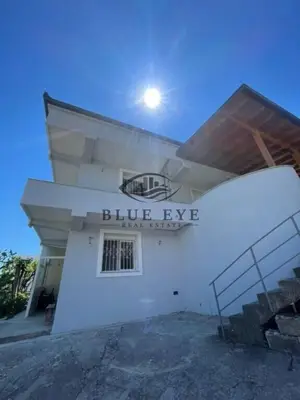 Villa in affitto a Cezma Ferres, Durazzo, 385 m². Foto 1 di 5