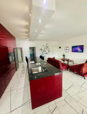 Apartament 2+1 me qera në Liqeni i Thatë, Tiranë, 137 m². Foto 5 nga 9