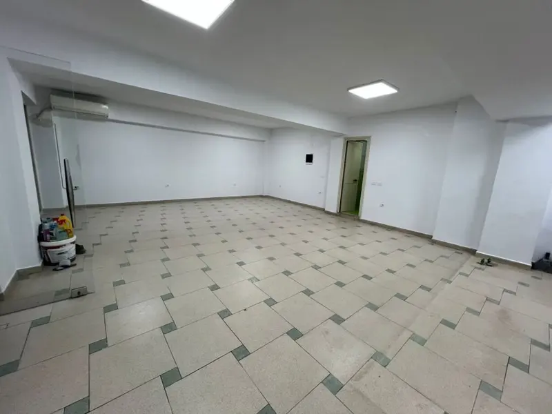 Commercial space for rent in Stacioni i Zjarrfikësve, Durrës, 60 m²