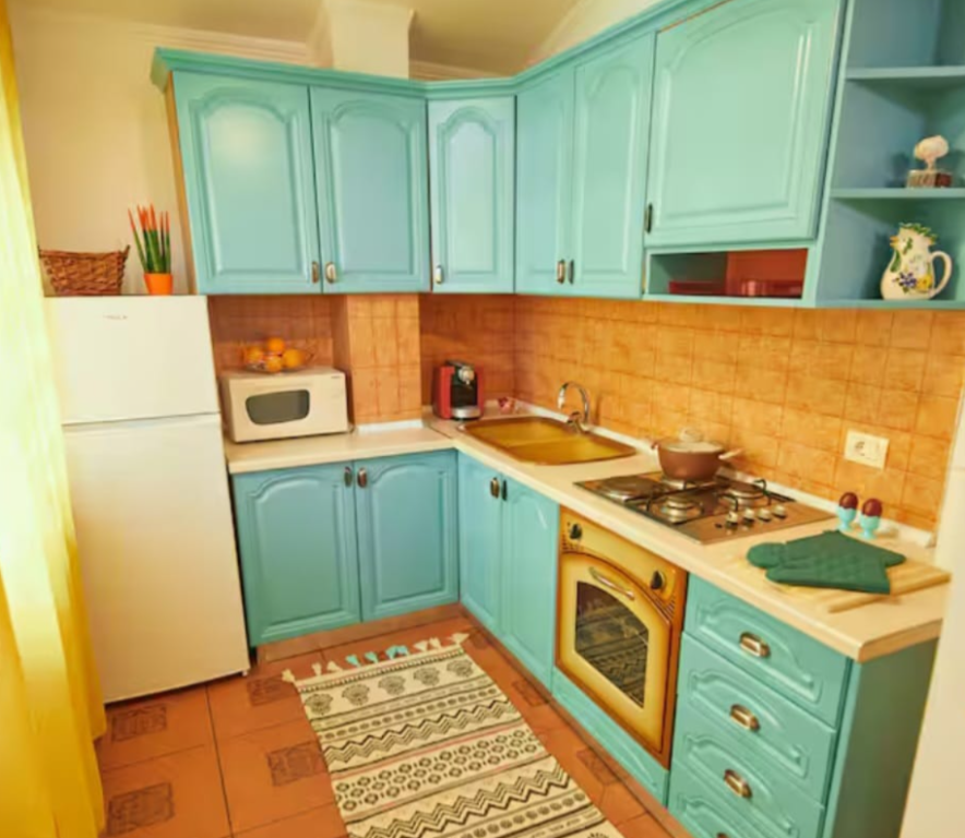 Apartament 2+1 me qera në Ish Blloku, Tiranë, 90 m². Foto 2 nga 3