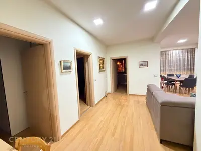 Apartament me qera në 21 Dhjetori, Tiranë, 170 m². Foto 3 nga 10