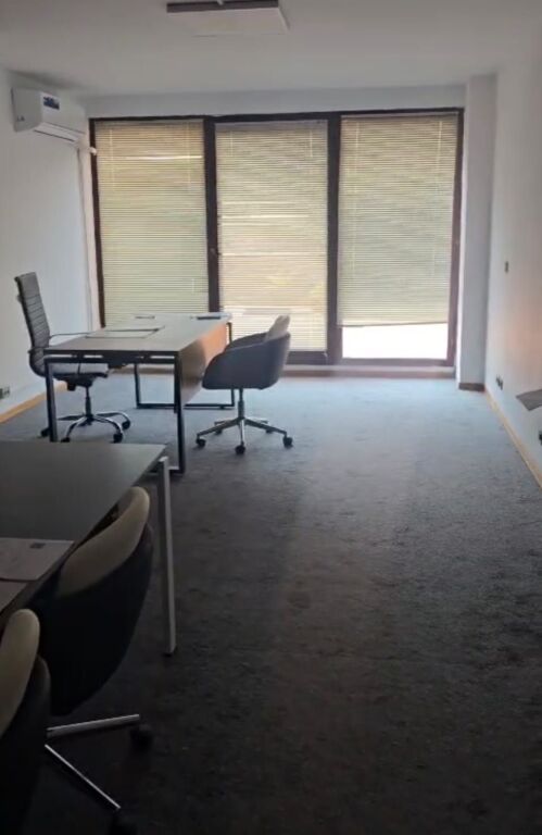 Office for rent in Sheshi Skënderbej, Tirana, 60 m². Photo 2 of 3