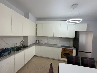 Apartament 2+1 me qera në Rruga Qemal Stafa, Tiranë, 103 m². Foto 3 nga 12