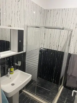 Apartament 1+1 me qera në Rruga Haxhi Hysen Dalliu, Tiranë, 70 m². Foto 5 nga 6