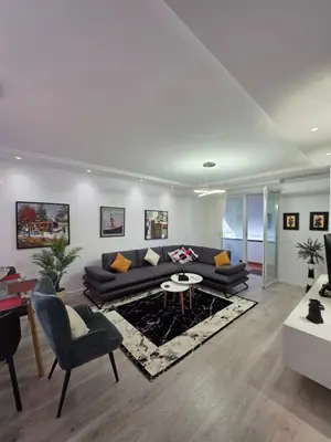Apartament me qera në Liceu Artistik, Tiranë, 80 m². Foto 1 nga 4