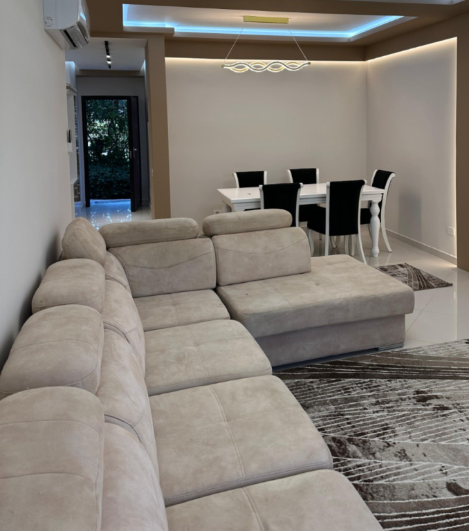 Apartament 3+1 me qera në Kodra e Diellit, Tiranë, 150 m²
