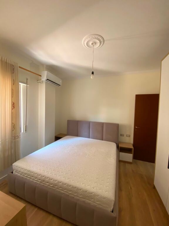 Apartament 2+1 me qera në Liqeni i Thatë, Tiranë, 100 m². Foto 3 nga 3