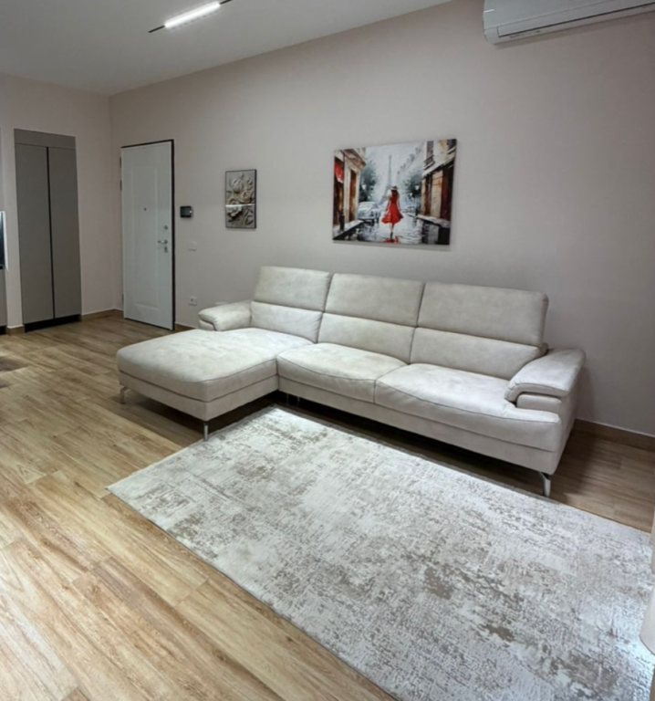 Apartment 1+1 for rent in Kompleksi Delijorgji, Tirana, 90 m². Photo 1 of 3