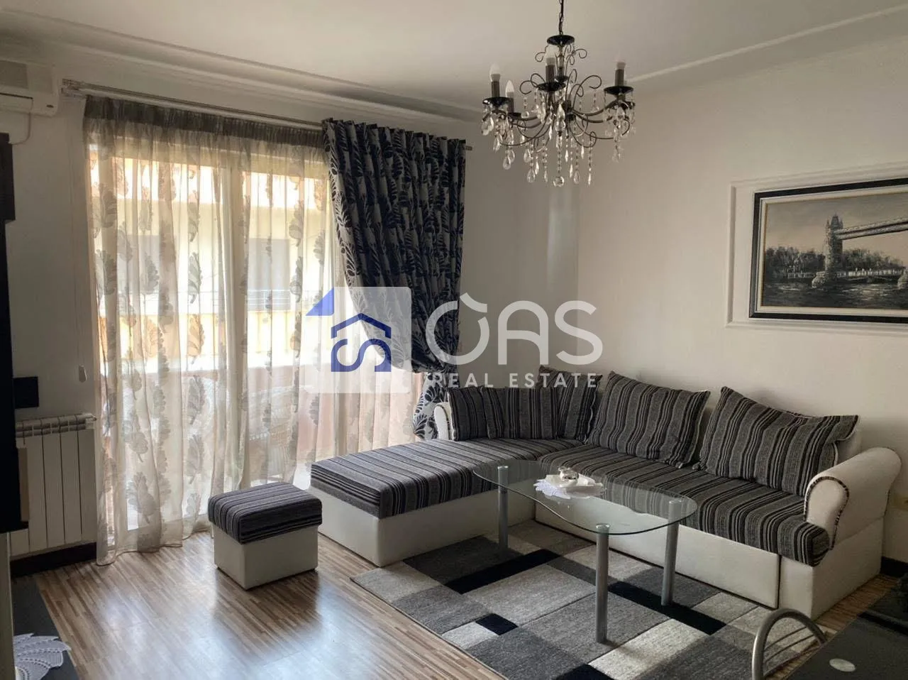 Apartament 2+1 me qera në Liqeni i Thatë, Tiranë, 85 m². Foto 1 nga 4