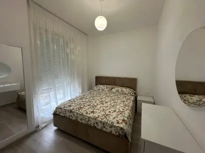 Apartament 1+1 me qera në Xhamlliku, Tiranë, 55 m². Foto 3 nga 3