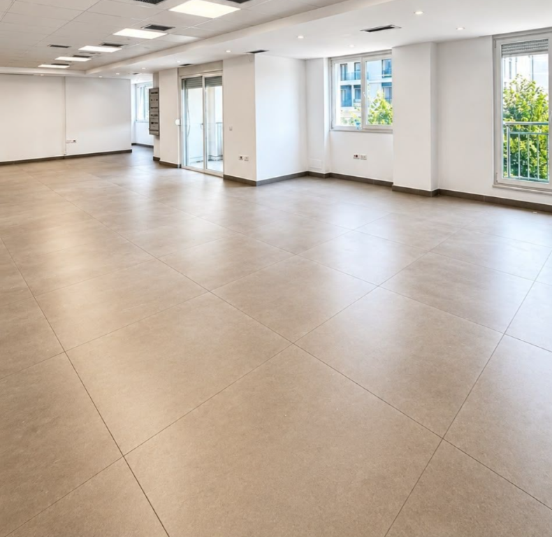 Office for rent in Komuna e Parisit, Tirana, 450 m². Photo 1 of 3