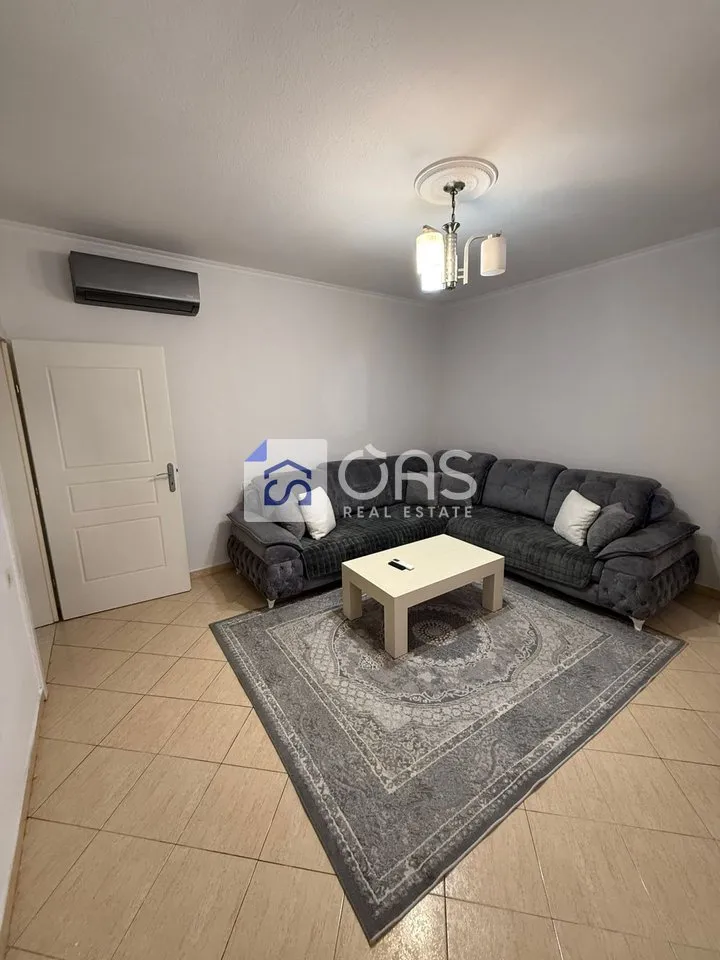 Appartamento 2+1 in affitto a Rruga 5 Maji, Tirana, 70 m². Foto 1 di 6
