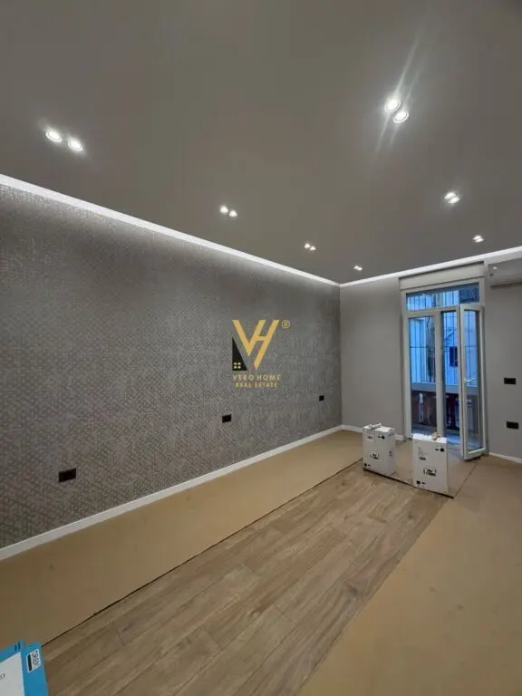 Office for rent in Ish Ekspozita, Tirana, 70 m²
