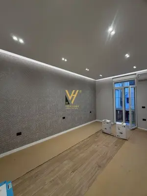 Zyrë me qera në Ish Ekspozita, Tiranë, 70 m². Foto 1 nga 6