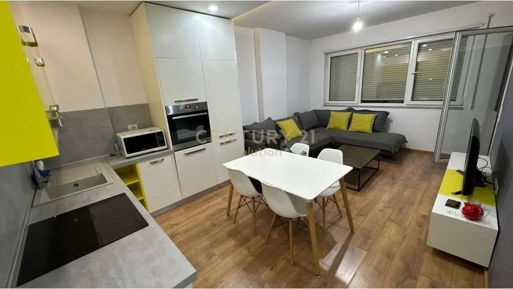 Apartment 2+1 for rent in Astir, Tirana, 75 m². Photo 1 of 4
