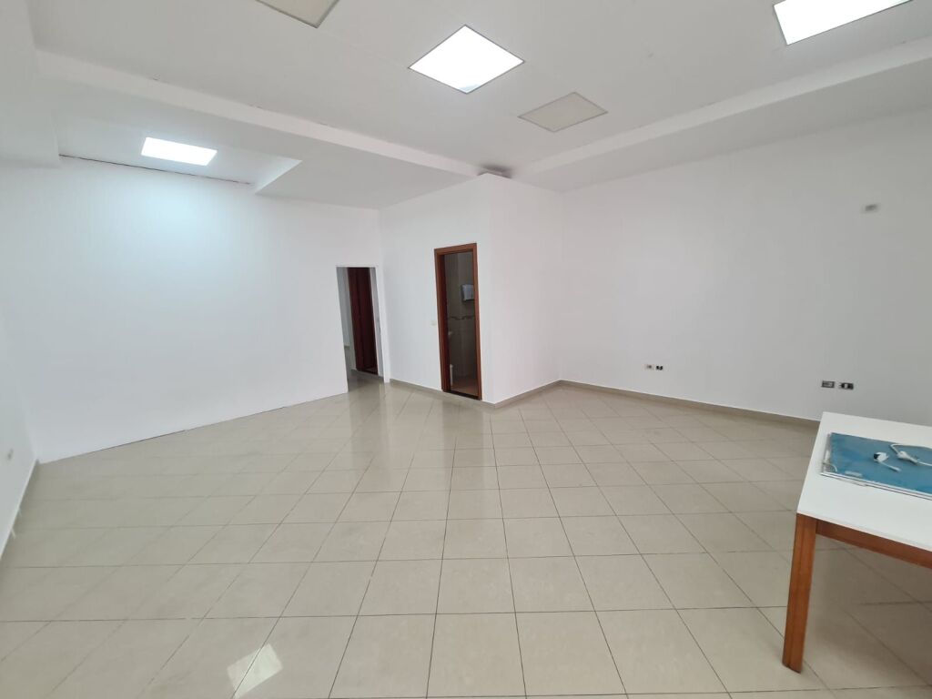 Ufficio in affitto a Rruga e Kavajës, Tirana, 145 m². Foto 3 di 3