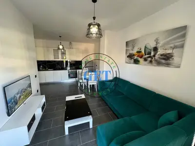 Appartamento 1+1 in affitto a Rruga Rrota e Kuqe, Durazzo, 70 m². Foto 3 di 10