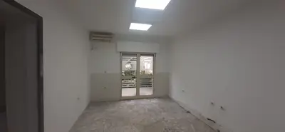Ufficio in affitto a Gjykata e Rrethit, Tirana, 50 m². Foto 1 di 3