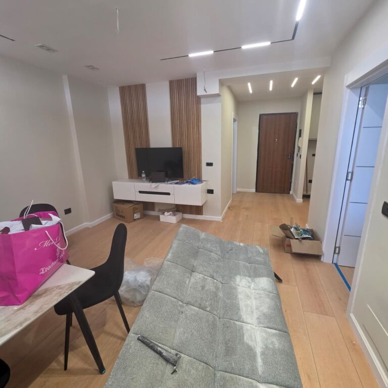 Appartamento 2+1 in affitto a Globe, Tirana, 90 m². Foto 1 di 3