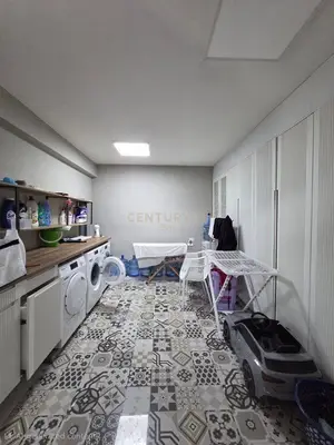 Apartment for rent in Gjykata, Durrës, 180 m². Photo 8 of 12