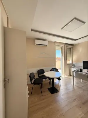Ufficio in affitto a Blloku, Tirana, 202 m². Foto 6 di 6
