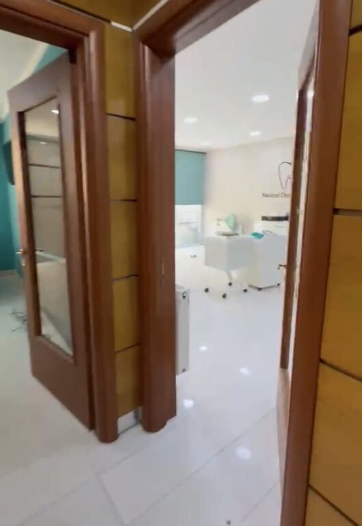Locale commerciale in affitto a Komuna e Parisit, Tirana, 90 m². Foto 3 di 3