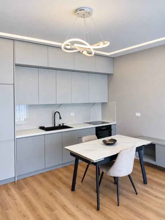 Appartamento 1+1 in affitto a Rruga 1 Maj, Coriza, 60 m². Foto 1 di 12