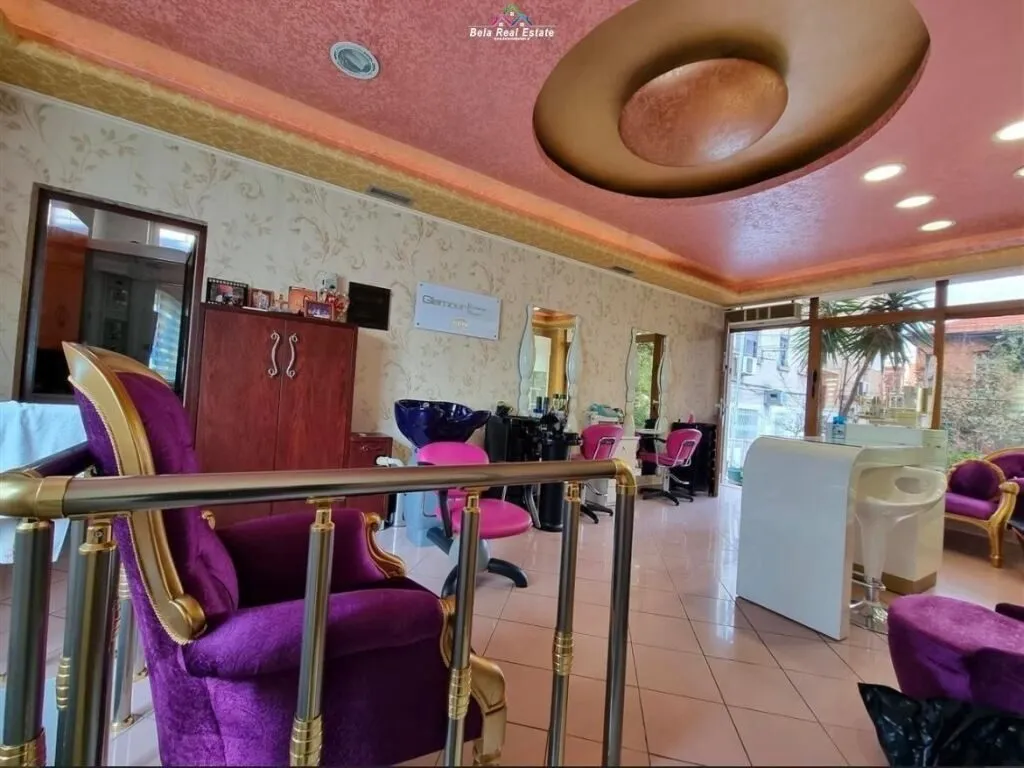 Negozio in affitto a Rruga e Bogdanëve, Tirana, 130 m². Foto 1 di 4