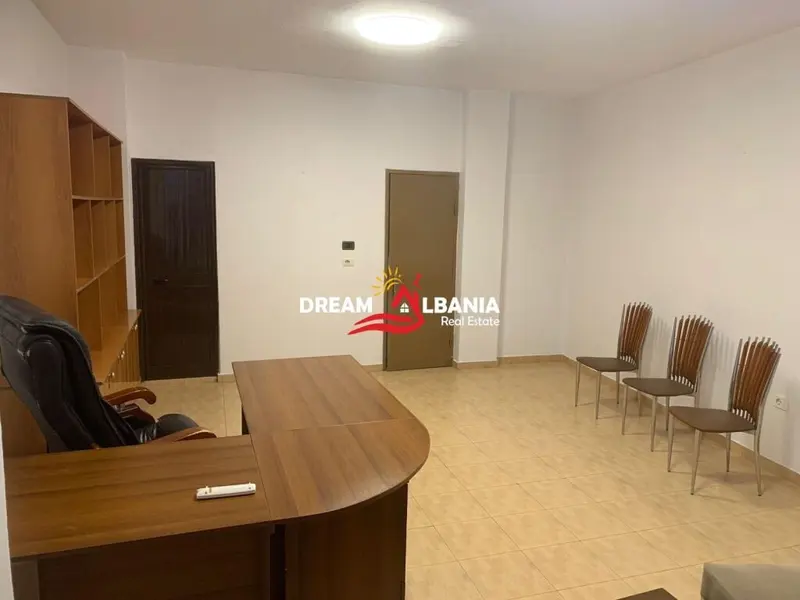Ufficio in affitto a Parlamenti, Tirana, 25 m²