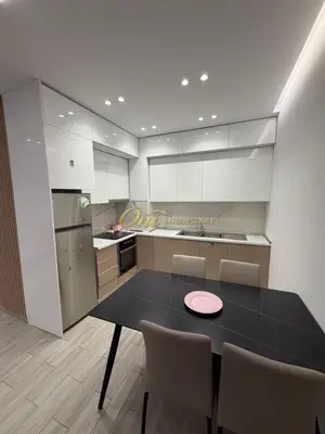 Appartamento 1+1 in affitto a Rruga Haxhi Hysen Dalliu, Tirana, 70 m². Foto 4 di 5
