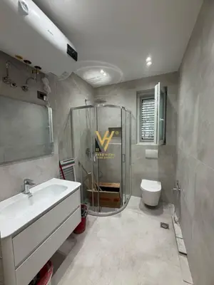 Zyrë me qera në Ish Ekspozita, Tiranë, 70 m². Foto 3 nga 6