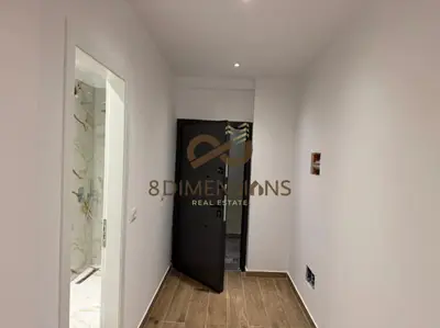 Zyrë me qera në Stacioni i Trenit, Tiranë, 63 m². Foto 3 nga 5