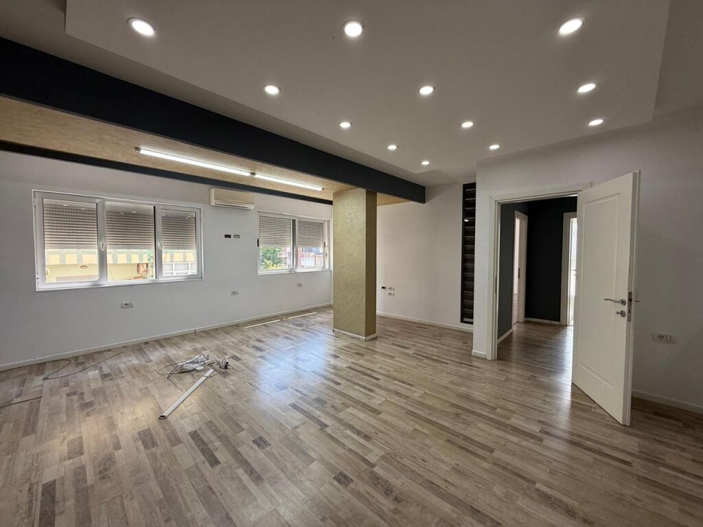 Office for rent in Sheshi Willson, Tirana, 108 m². Photo 1 of 3