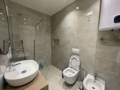 Ufficio in affitto a Rruga Kristo Luarasi, Tirana, 100 m². Foto 6 di 9
