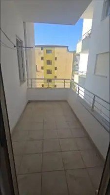 Apartament 1+1 me qera në Kristal Center, Tiranë, 75 m². Foto 8 nga 9