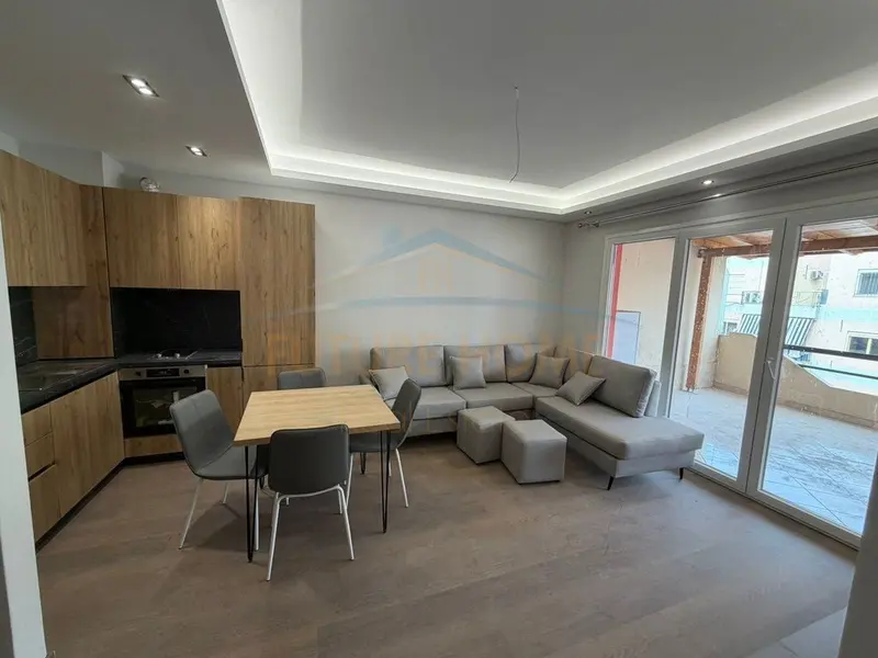 Appartamento 2+1 in affitto ad Astir, Tirana, 97 m²