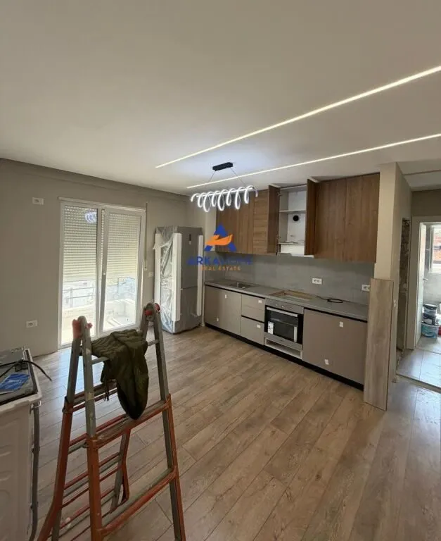 Appartamento 1+1 in affitto a Selitë, Tirana, 50 m². Foto 1 di 4