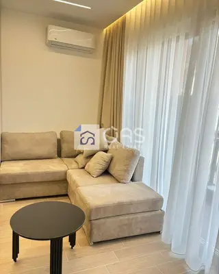 Apartament 1+1 me qera në Myslym Shyri, Tiranë, 63 m². Foto 2 nga 8