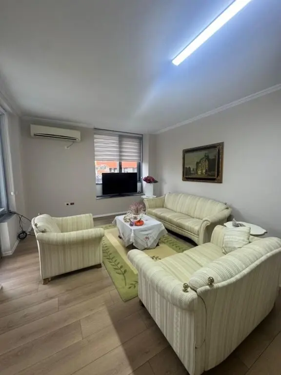 Apartament 2+1 me qera në Toptani, Tiranë, 100 m²