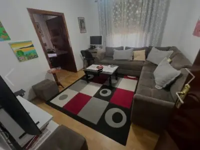 Appartamento 3+1 in affitto a Rruga Bardhyl 6, Tirana, 90 m². Foto 2 di 4