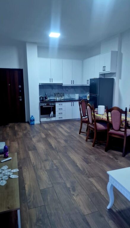 Appartamento 1+1 in affitto a Paskuqan, Kamza, 65 m². Foto 2 di 3