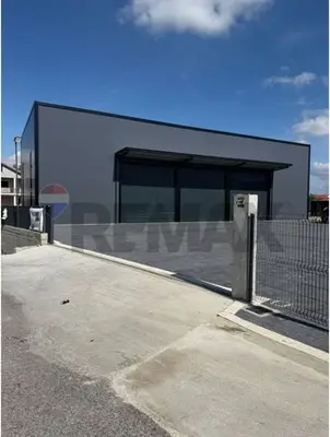 Magazinë me qera në Fushe Preze, Tiranë, 1 000 m². Foto 2 nga 3