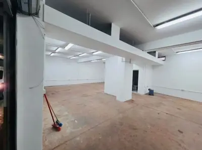 Locale commerciale in affitto a Yzberisht, Tirana, 103 m². Foto 4 di 6