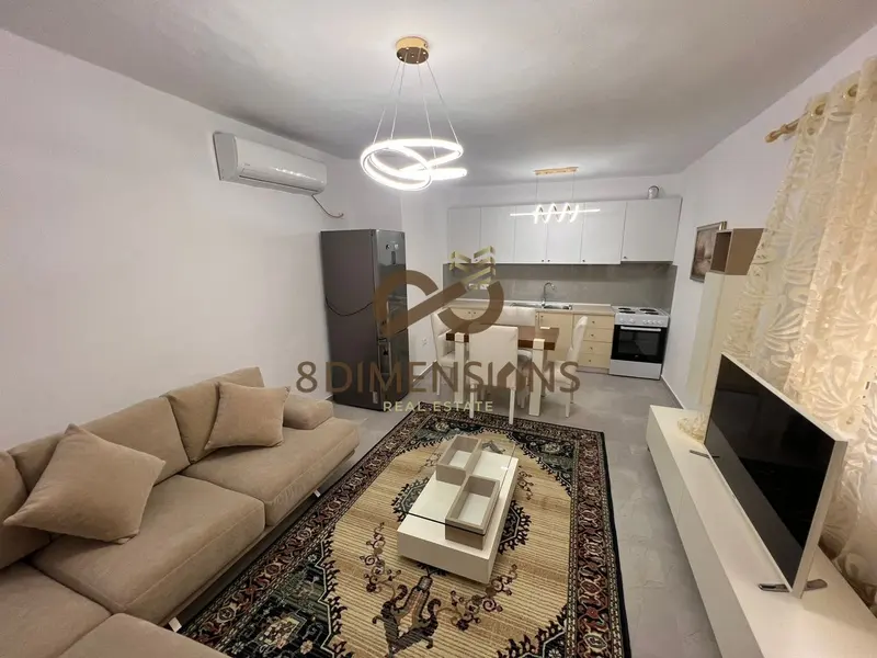 Shtëpi private 2+1 me qera në Sheshi Skënderbej, Tiranë, 120 m²