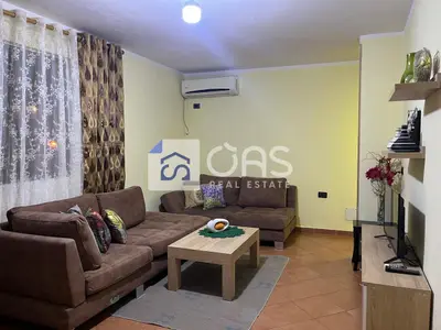 Apartament 1+1 me qera në Bulevardi Zogu I, Tiranë, 60 m². Foto 4 nga 5